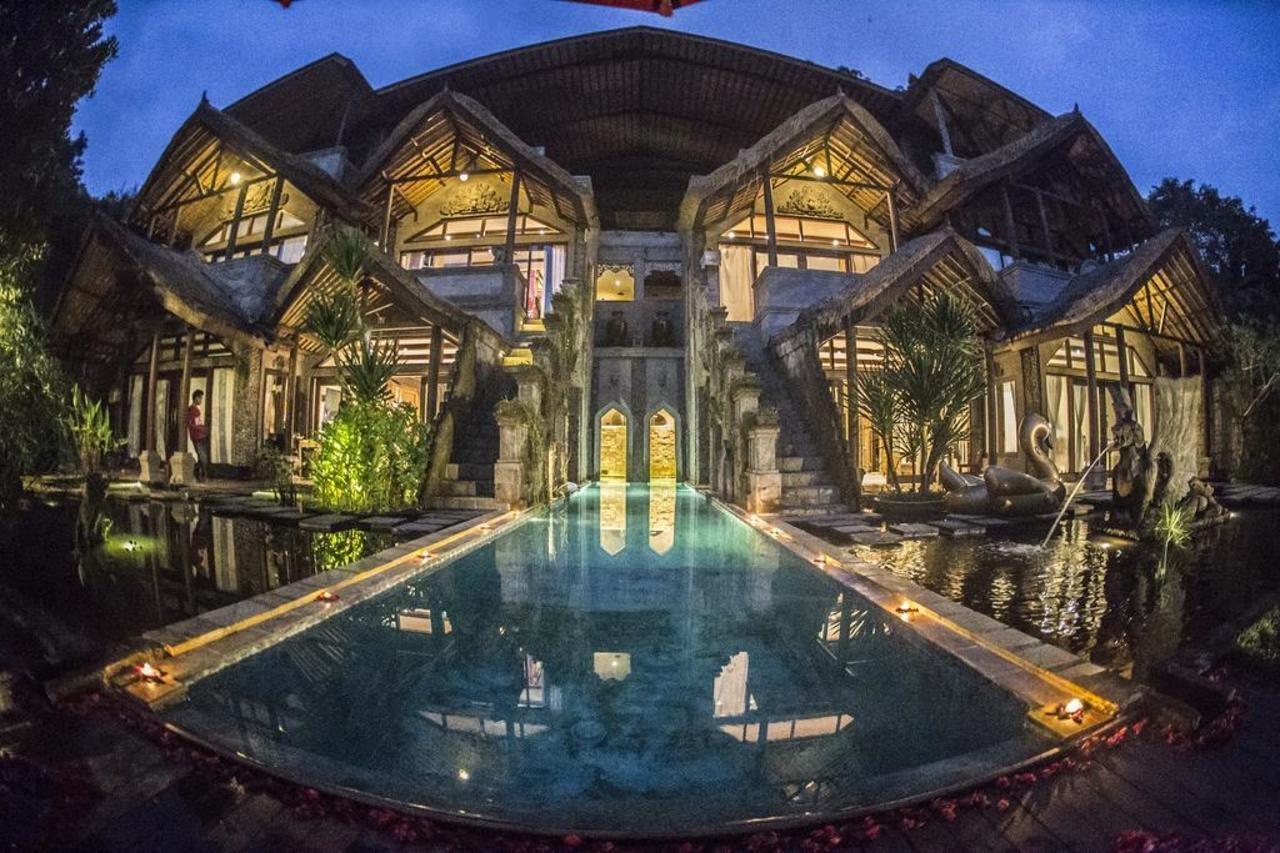 Avalon Ubud Castle & Spa Exterior foto