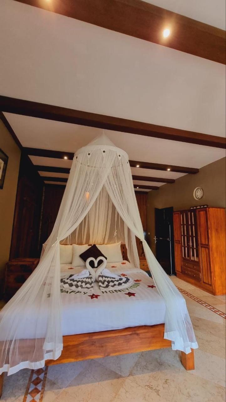 Avalon Ubud Castle & Spa Exterior foto
